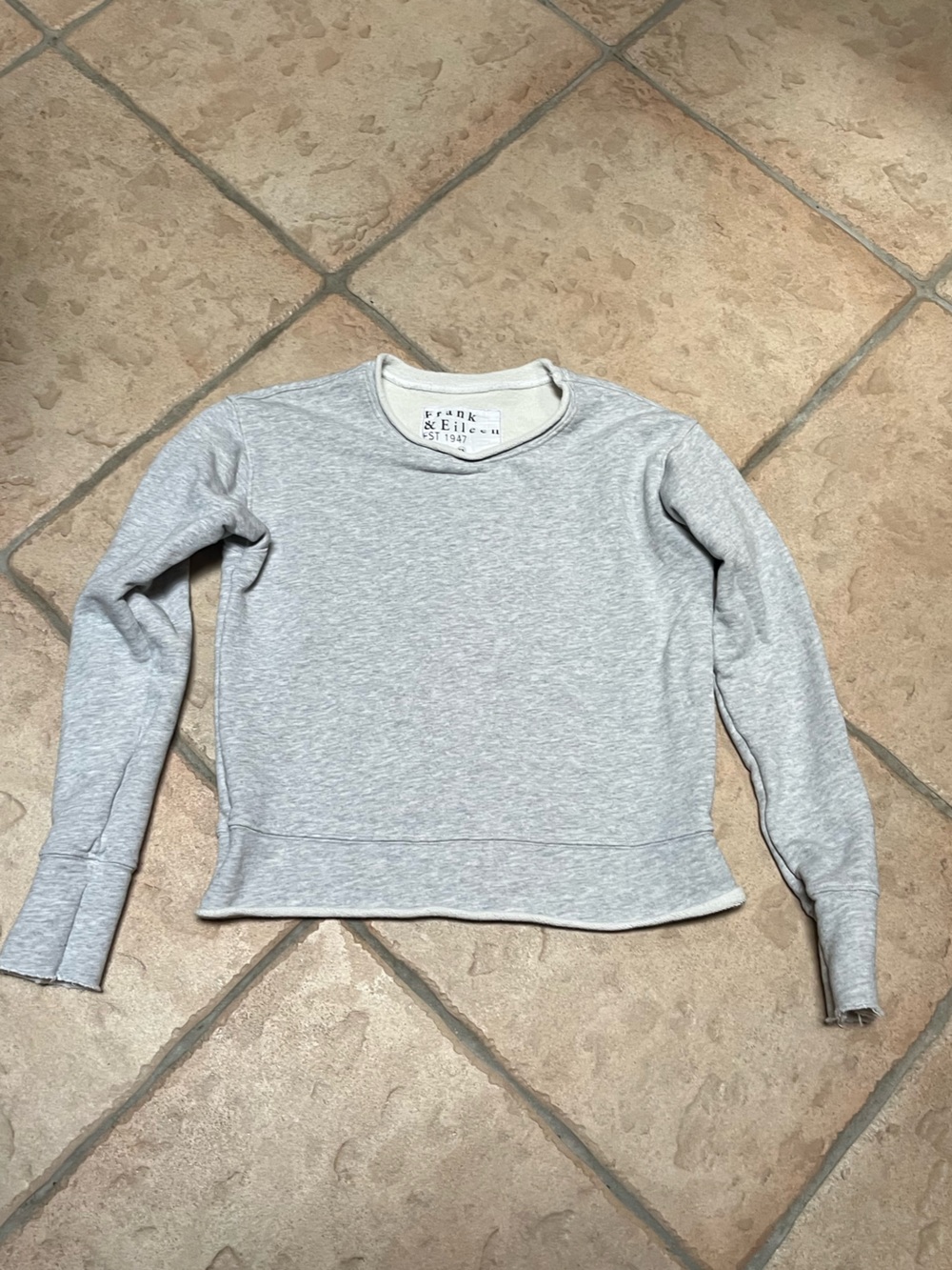 Frank & Eileen Heather Gray Long-Sleeve Lounge Top